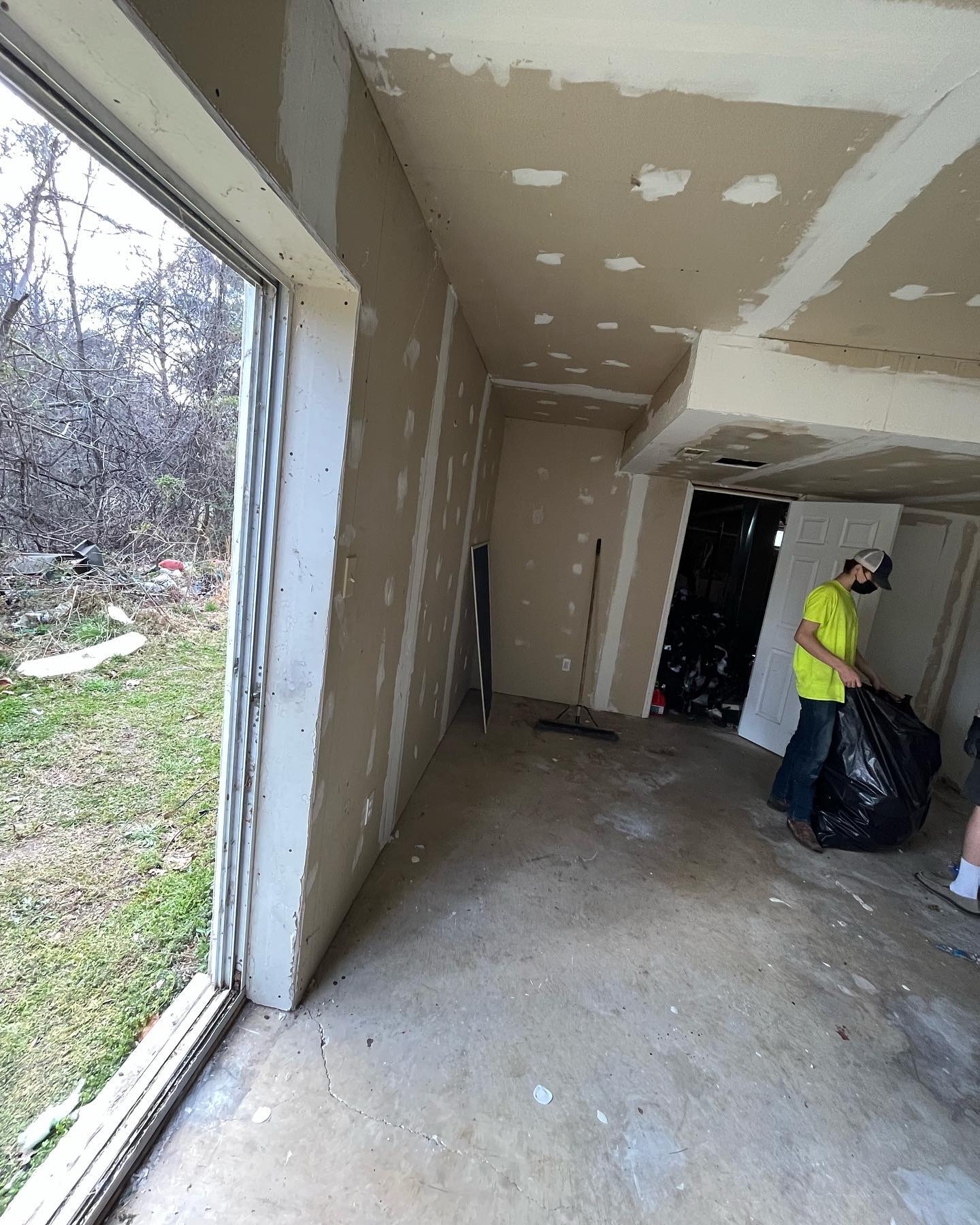 Estate, foreclosure & eviction clean-outs